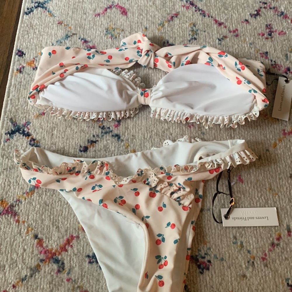 Cute bikini - Picture 3 of 4